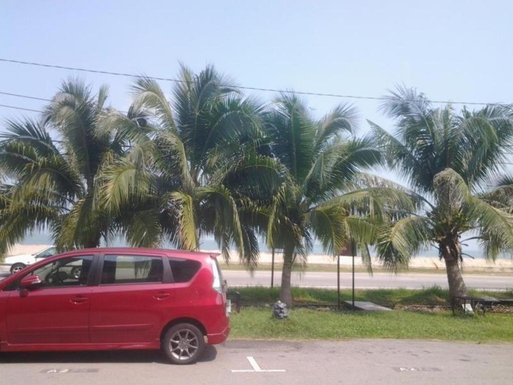 Sea Front Hotel Петалинг Джая Екстериор снимка