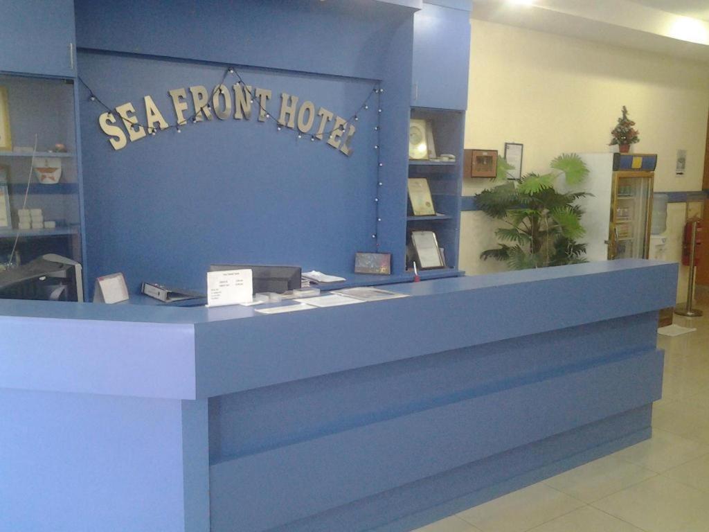 Sea Front Hotel Петалинг Джая Екстериор снимка