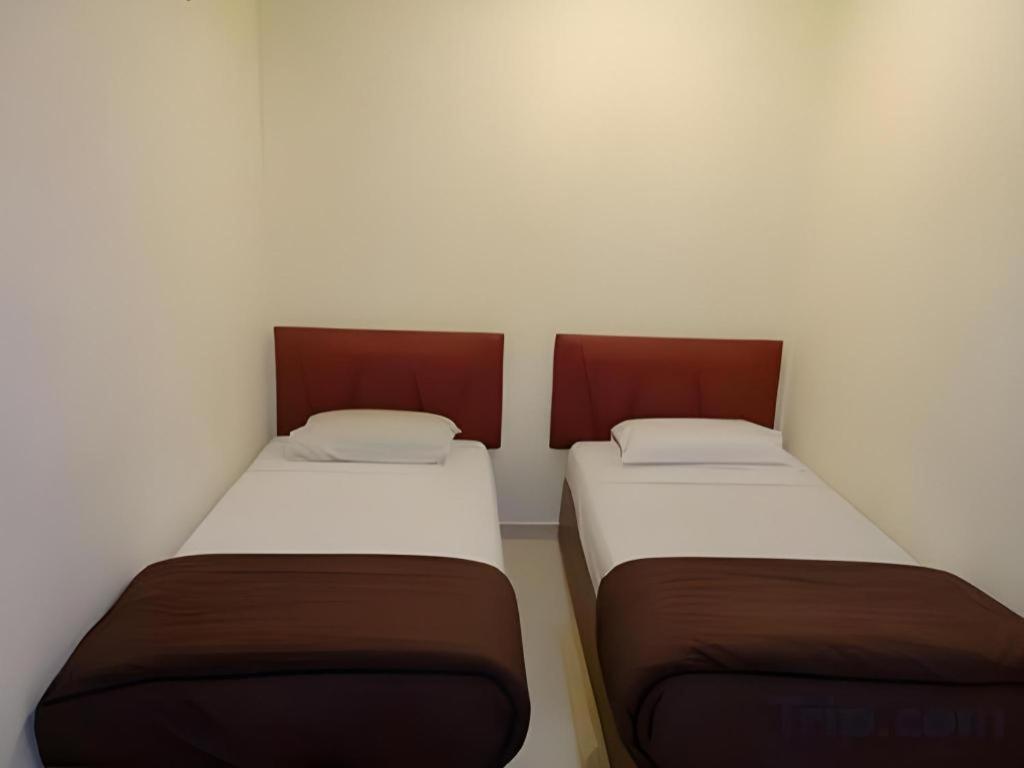 Sea Front Hotel Петалинг Джая Екстериор снимка