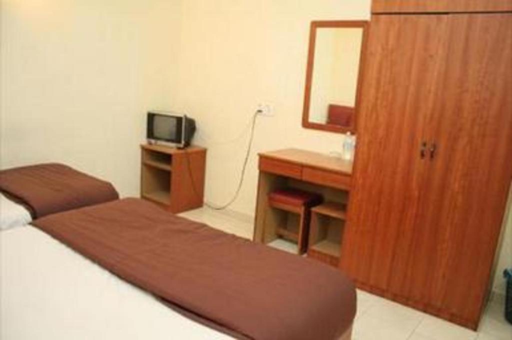 Sea Front Hotel Петалинг Джая Екстериор снимка