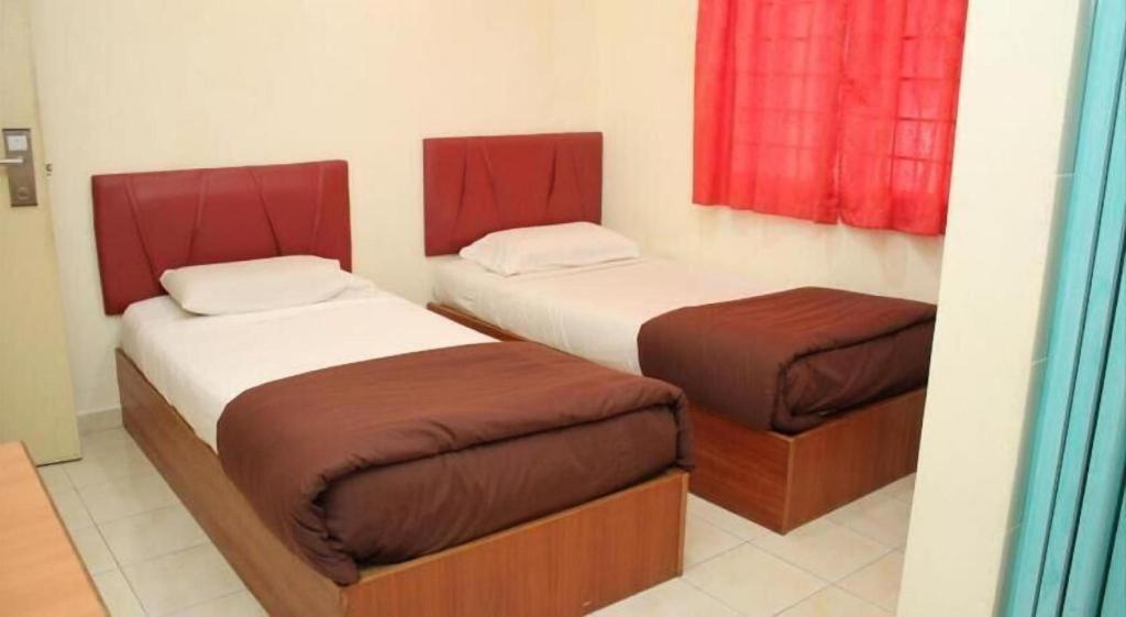 Sea Front Hotel Петалинг Джая Екстериор снимка