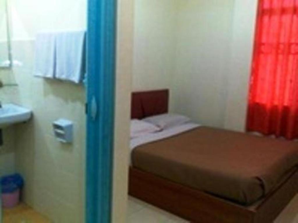 Sea Front Hotel Петалинг Джая Екстериор снимка