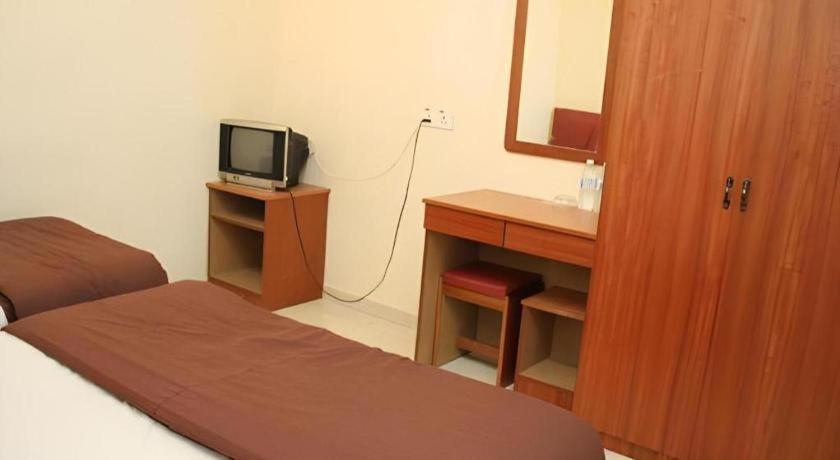 Sea Front Hotel Петалинг Джая Екстериор снимка
