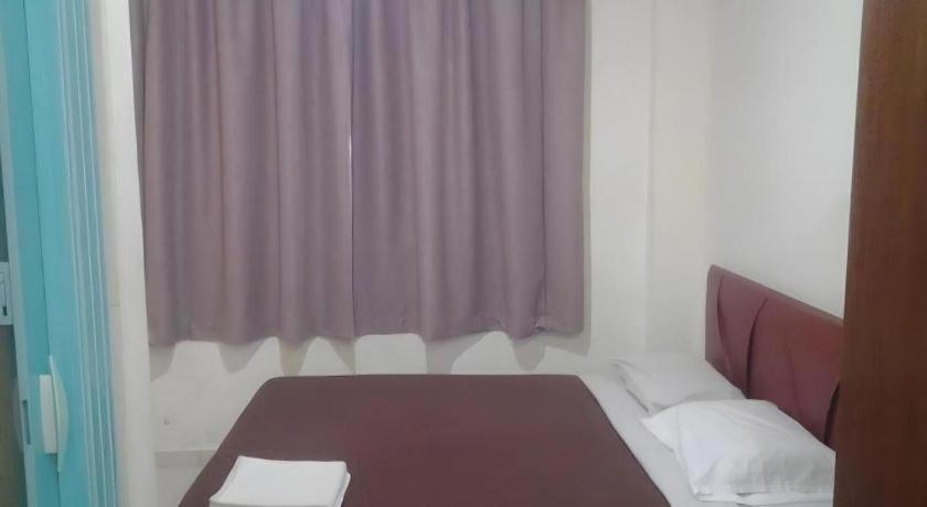 Sea Front Hotel Петалинг Джая Екстериор снимка