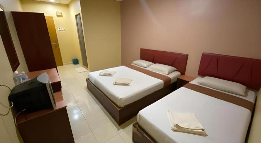 Sea Front Hotel Петалинг Джая Екстериор снимка