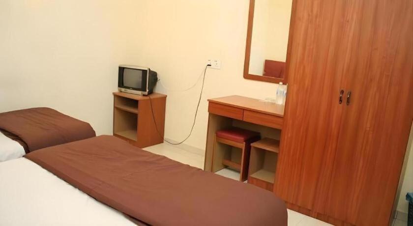 Sea Front Hotel Петалинг Джая Екстериор снимка