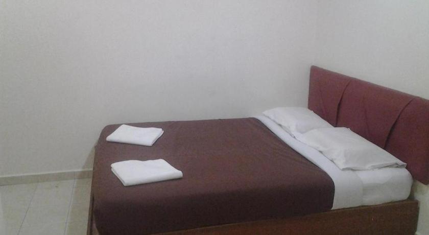 Sea Front Hotel Петалинг Джая Екстериор снимка
