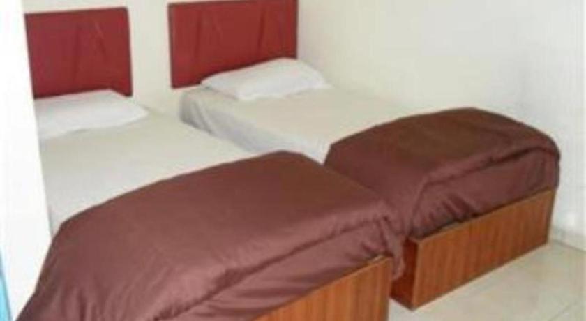 Sea Front Hotel Петалинг Джая Екстериор снимка