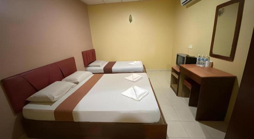 Sea Front Hotel Петалинг Джая Екстериор снимка