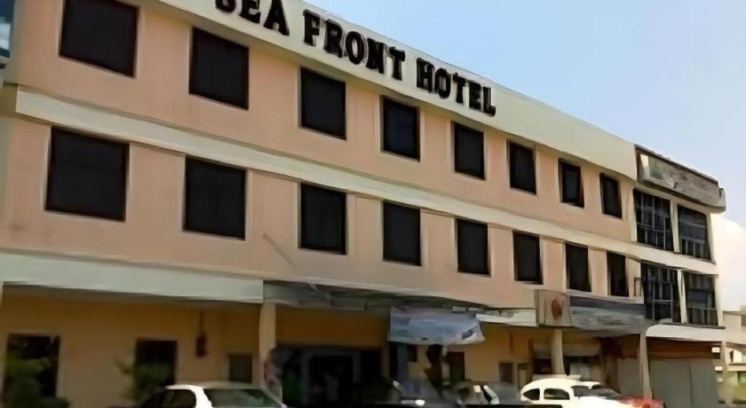 Sea Front Hotel Петалинг Джая Екстериор снимка