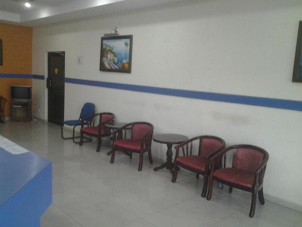 Sea Front Hotel Петалинг Джая Екстериор снимка