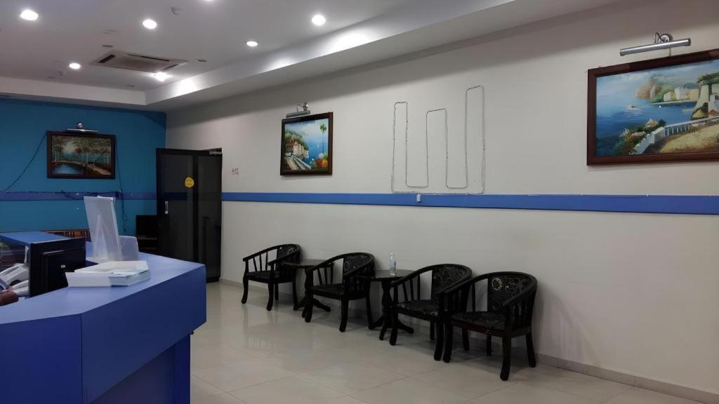 Sea Front Hotel Петалинг Джая Екстериор снимка