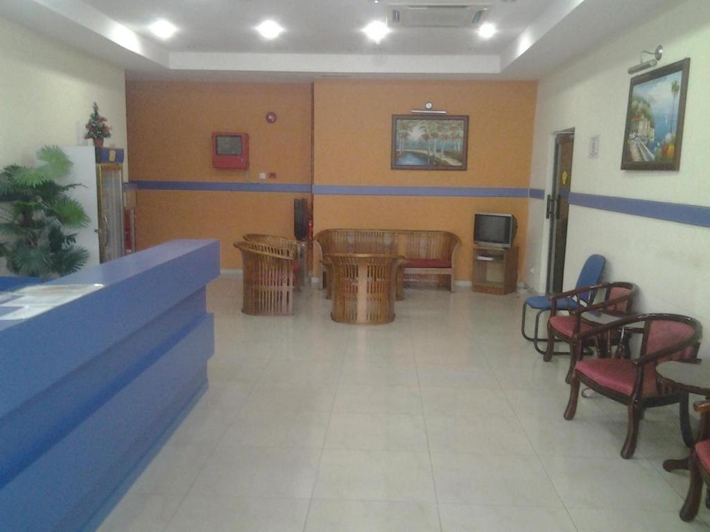 Sea Front Hotel Петалинг Джая Екстериор снимка